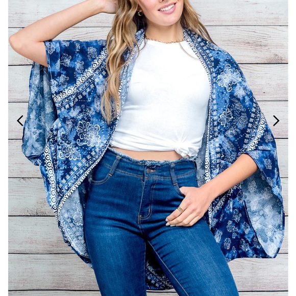 HP 3/28/23!! NWT Blue Pattern and Tie Dye Cover Up Kimono - Picture 4 of 9